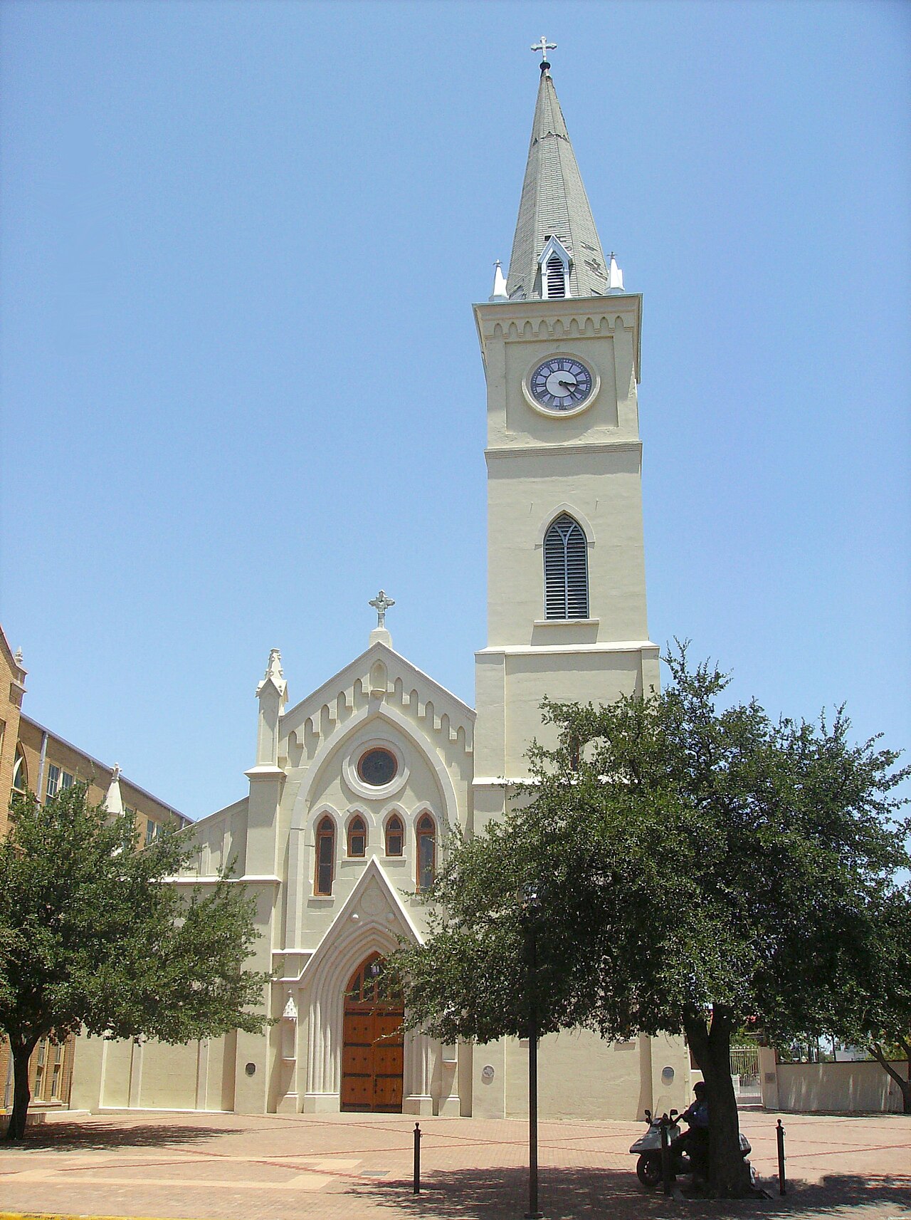 San Agustín Plaza in Laredo